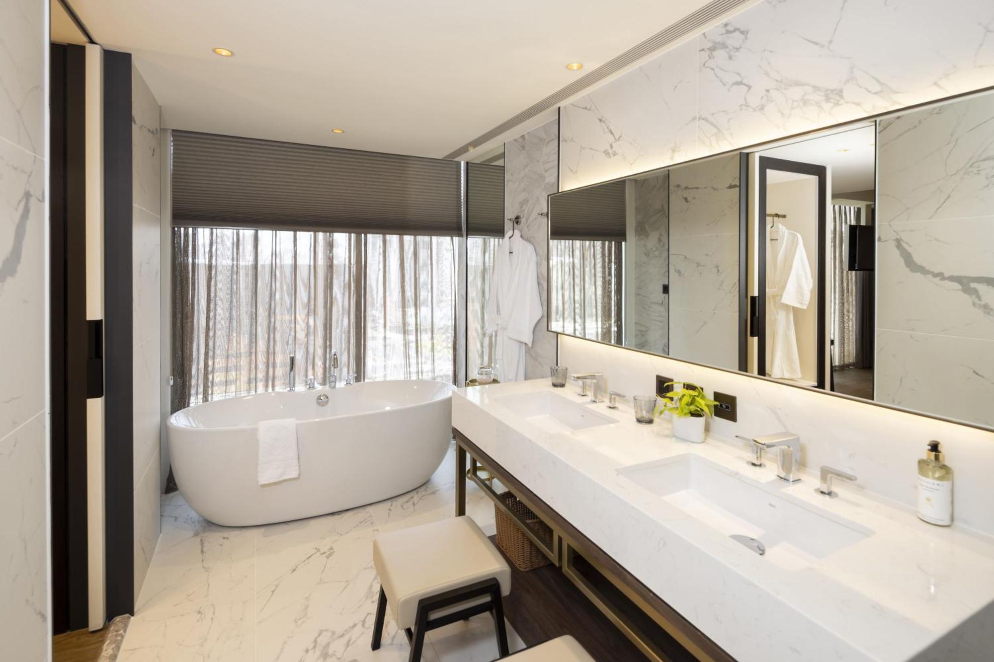 Hotel Voyage Kaohsiung By Cosmos Oasis Esterno foto