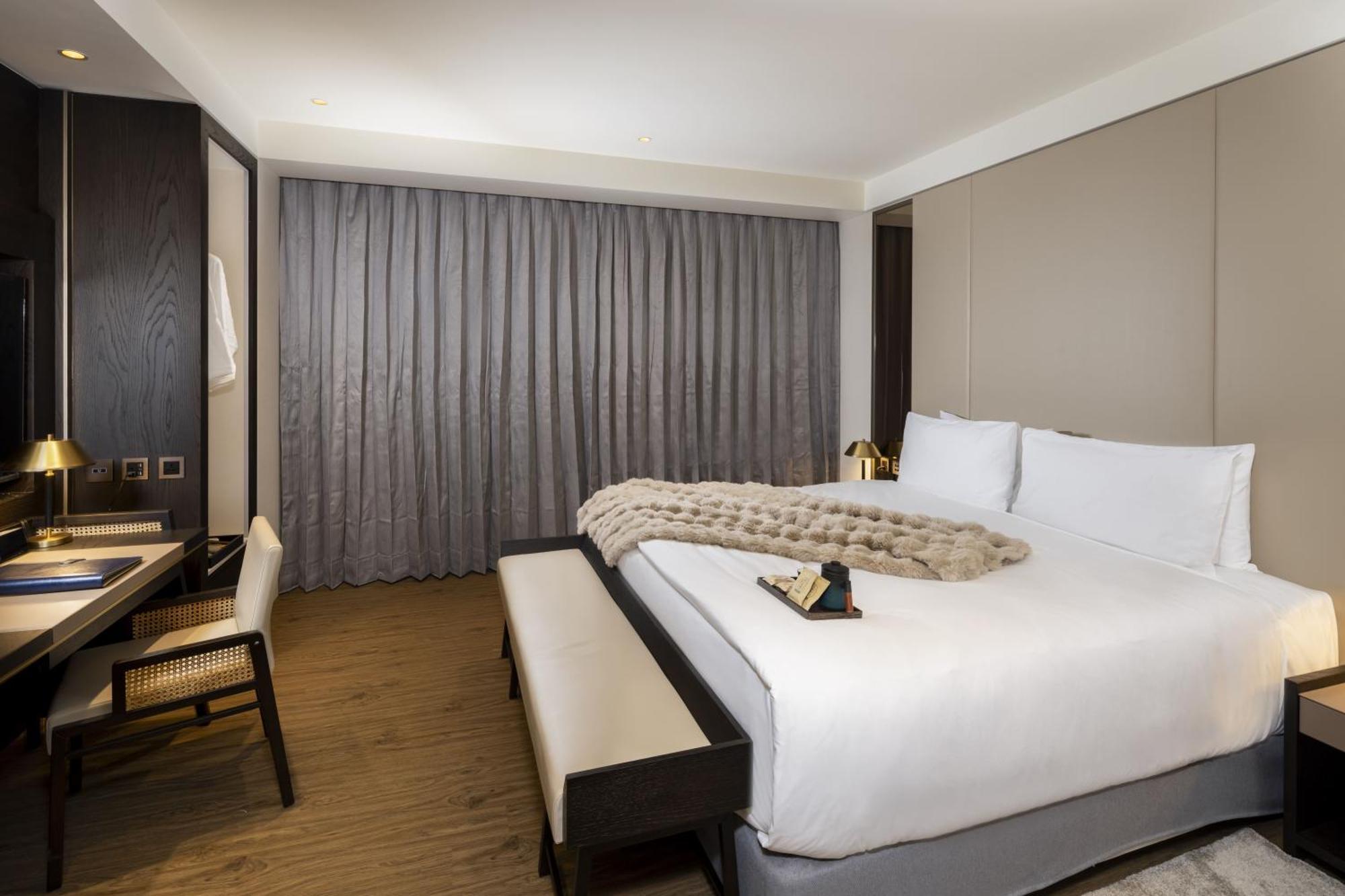 Hotel Voyage Kaohsiung By Cosmos Oasis Esterno foto