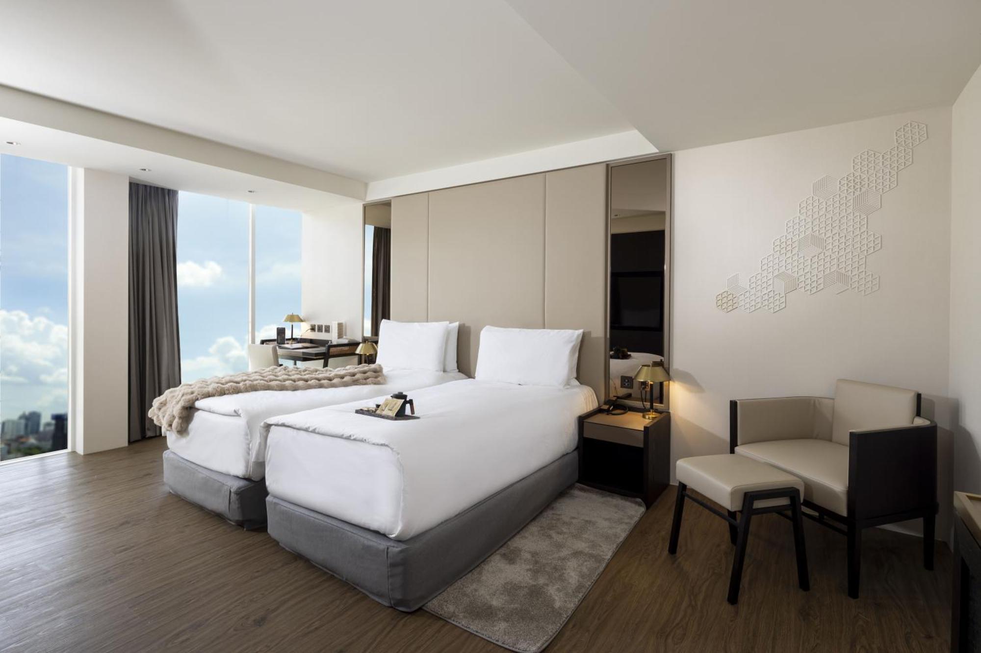 Hotel Voyage Kaohsiung By Cosmos Oasis Esterno foto